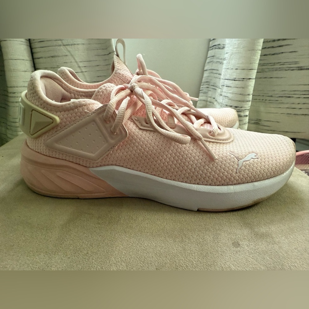 Puma Amare Unisex Soft Pink size 7